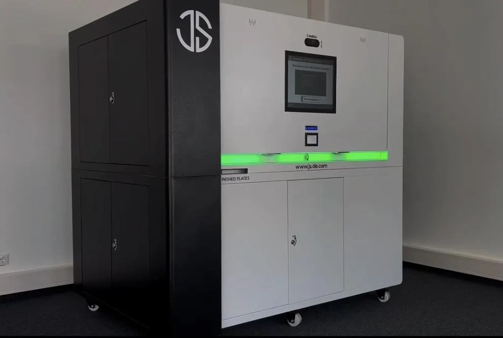P2GO station for automated plate issuance